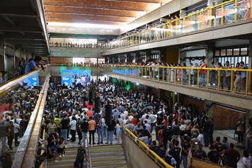 Prefeito Odelmo Leão entrega medalha de mérito a servidores municipais