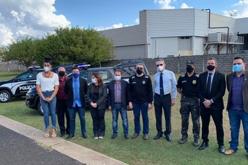 Polícia Civil de Uberlândia recebe duas novas viaturas para serviço